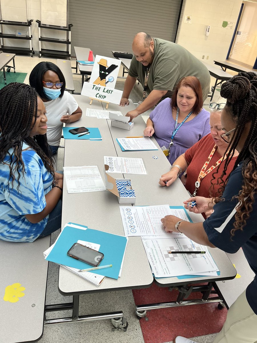 CPES4LIFE's tweet image. Thank you @ODU TTAC #Mathfest #TTACODU for training our teachers for our upcoming Family Engagement Night. @DrManigo @ladavids_a @ChelyseMiller @kAteach81 @kelvin_bailey #math