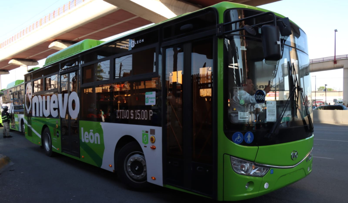 revistatyt's tweet photo. #PorSiNoLoViste El Instituto de Movilidad y Accesibilidad de NL integró una nueva ruta de #TransporteExpress con 10 autobuses a su servicio en Ciénega de las Flores.
Aquí todos los detalles-> https://t.co/aJ5uXpy0n7 https://t.co/vFnMafOChB