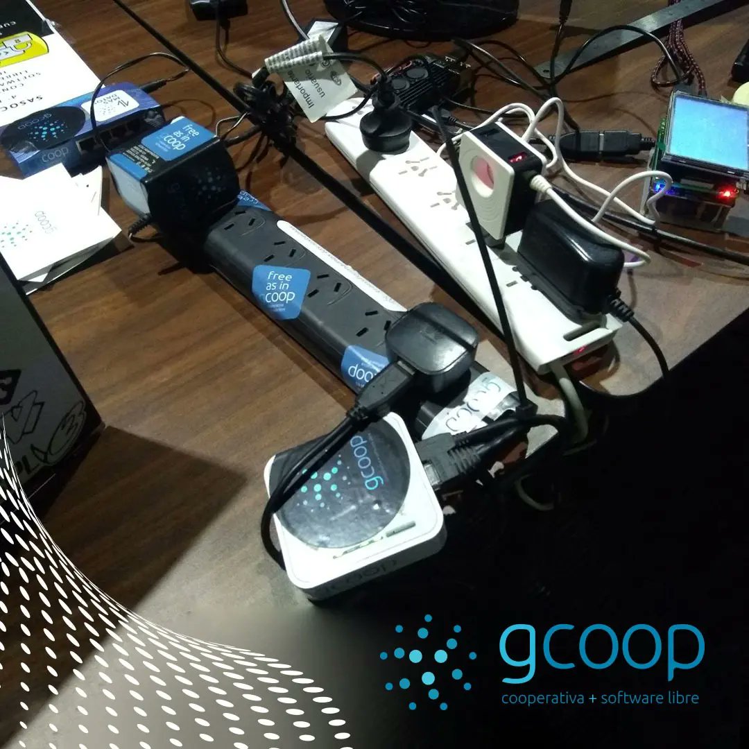 gcooplibre's tweet photo. Pasamos por la @ekoparty para intercambiar sobre seguridad informática

#softwarelibre #gcoop #FACTTIC #seguridadinformatica https://t.co/VUXBsJASEY