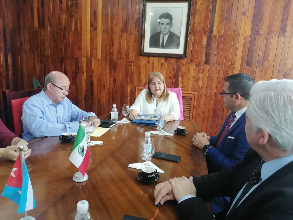 Visita la #UCLVnuestra el rector de la Universidad de La Sierra, en la región de Sonora, tras un ameno intercambio con  profesores del #CBU y con la rectora de nuestro centro, se trazan nuevas líneas para el intercambio entre las universidades