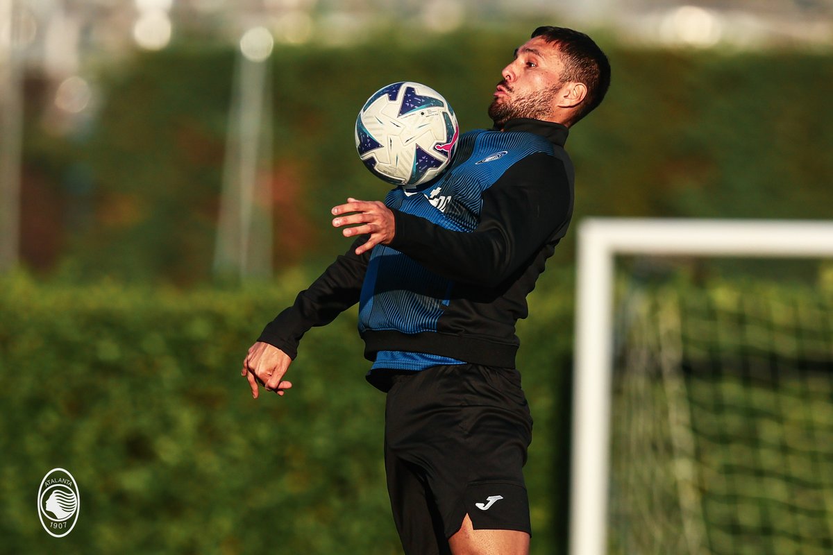 Atalanta_BC's tweet photo. Ci sei mancato, Jefe 🫶

We missed you, José 🤠

#Palomino #GoAtalantaGo ⚫️🔵 https://t.co/3hwJHo1lUJ