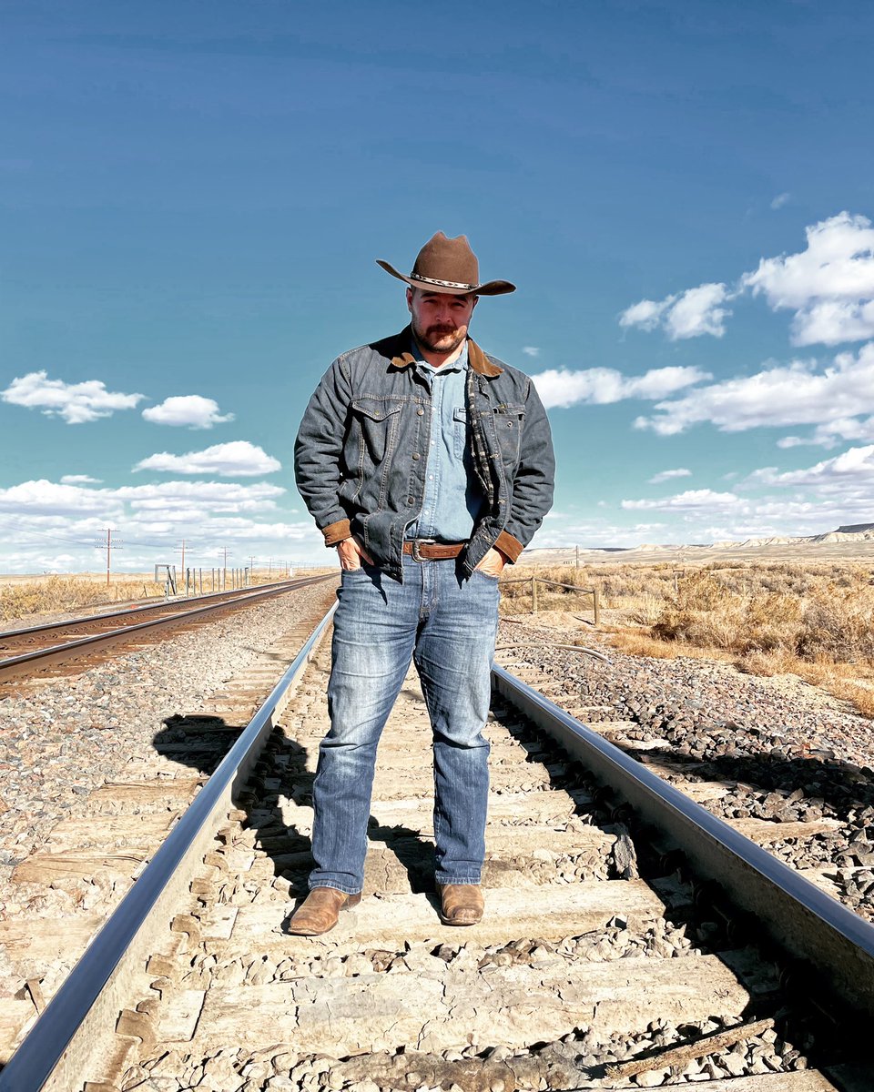 1called_manders's tweet photo. Our life is a constant journey, from birth to death. The landscape changes, the people change, our needs change, but the train keeps moving. Life is the train, not the station. 

#WesternSky #Wyoming #Manders #Train #Lifer https://t.co/BOsjTpIwco