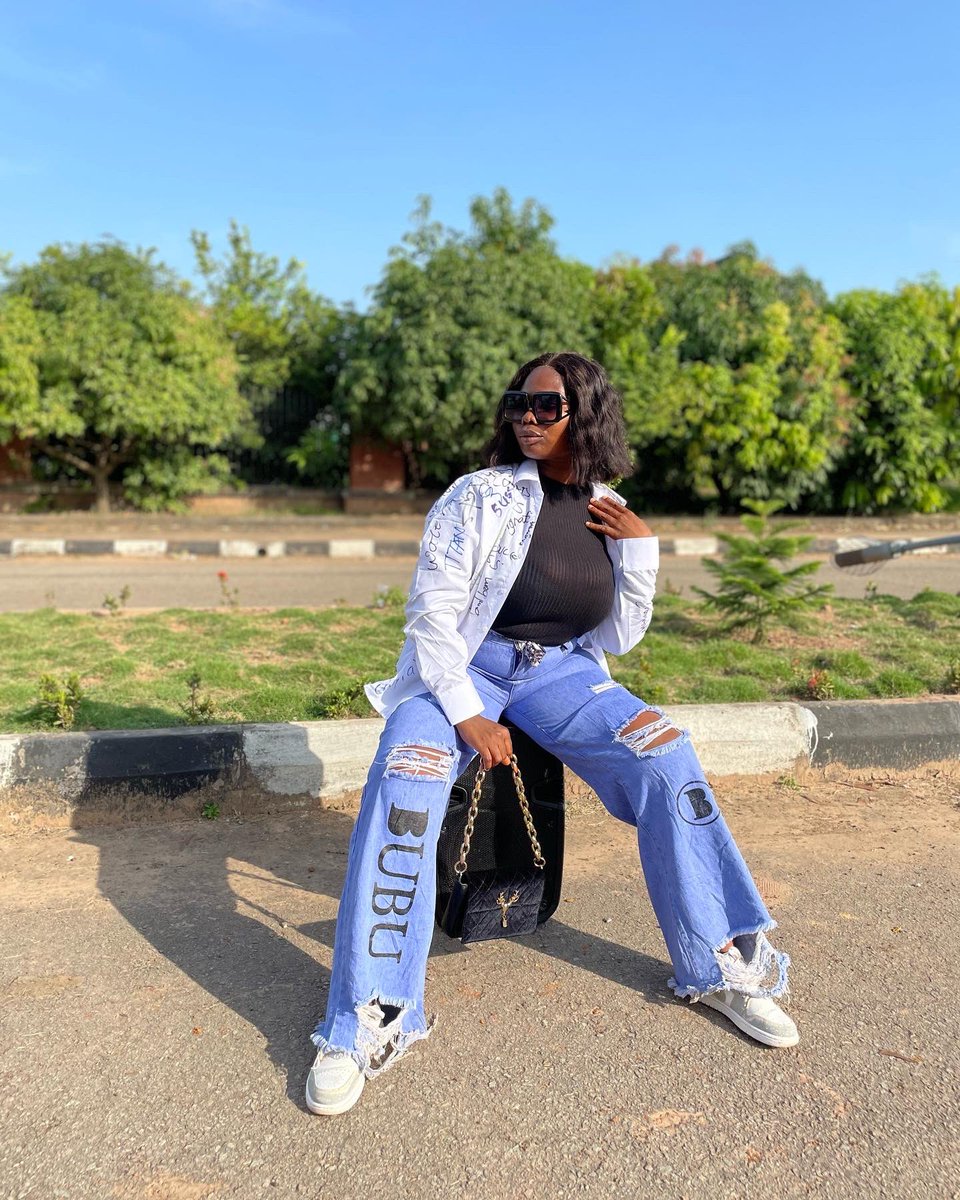 Cocomi_jane's tweet photo. Signed out on a beautiful Monday afternoon, congratulations to me๐๐
Insta saw it firstโบ๏ธ #certifiedgraduate #AUSvsAFG https://t.co/IxPJwyTTFK
