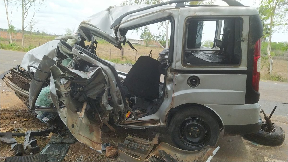 imirante's tweet photo. Identificadas vítimas que morreram em grave acidente na BR-222 #imirante #br222 #arari #maranhao
https://t.co/DsLQdZD8en
 (Foto: Divulgação/PRF-MA) https://t.co/zDvv8MYaqN