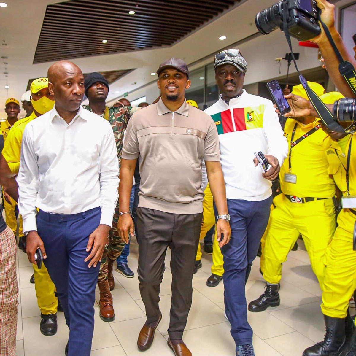 SamuelEtoo's tweet image. They’re here! 🇨🇲 Thank you to everyone who came to buy their jersey in support of the Indomitable Lions. Less than two weeks to go. #AllezLesLions