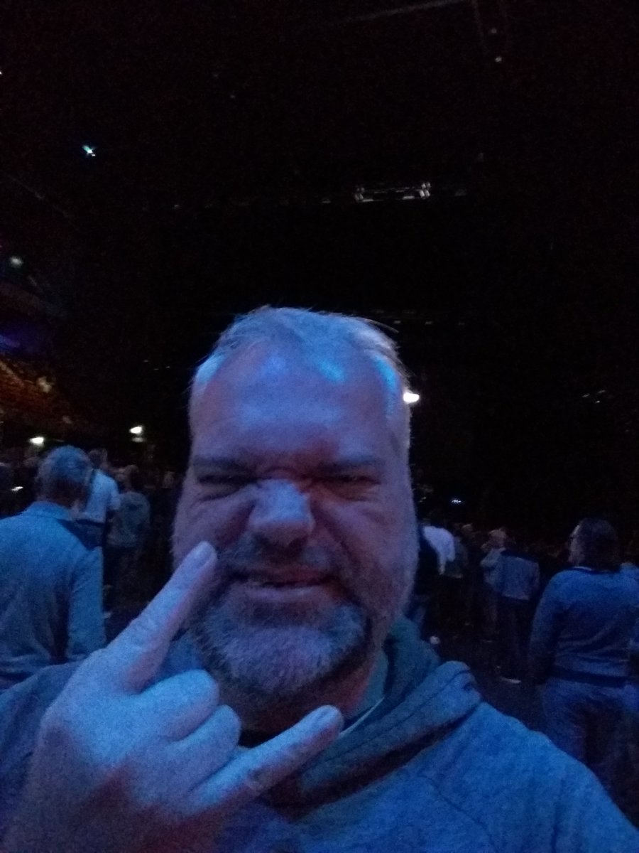MarcelvandenTop's tweet photo. Binnen...
#porcupinetree
#closurecontinuation
#ziggodome https://t.co/uyX3AmK1Nr