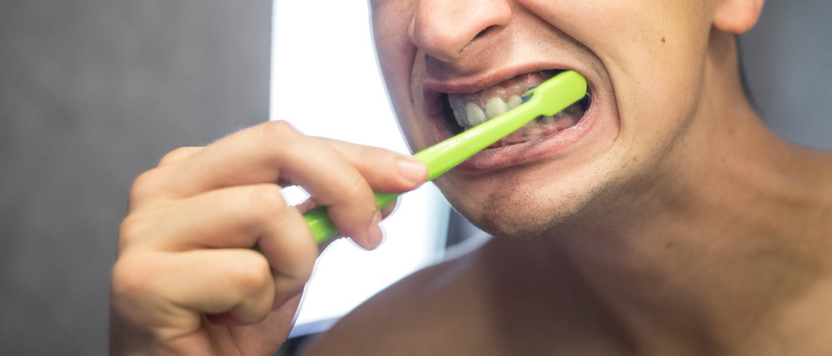 DrDanaComan's tweet image. Many people aren’t aware that they’re brushing their teeth harder than they should.

Are you overbrushing your teeth? Read on: dentalsmile.ca/blog/are-you-o…

#brushingteeth #overbrushing #guelphdentist