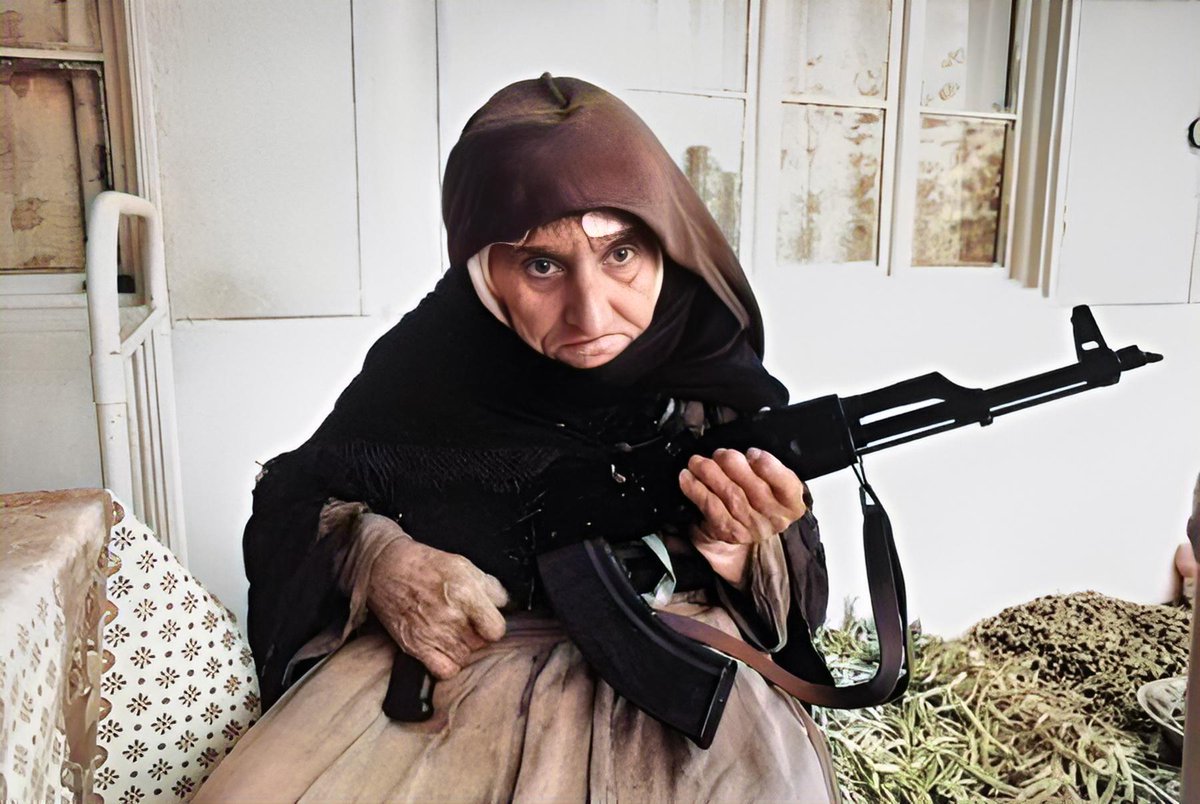 WasfiAkab's tweet image. 106-year-old Armenian woman protecting her home with an AK-47 (1990) Armenian woman protecting her home with an AK-47 (1990)
#old #history #historical #restoration #restored #ai #artificial #intelligence #python #deoldify #color #colorized #Armenia #Armenian #woman #Kalashnikov