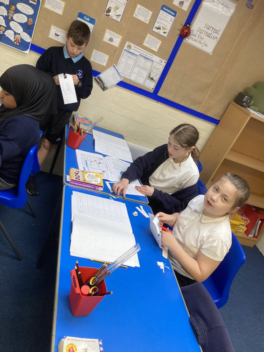 MrsRKyr5's tweet photo. Super science work, looking at plant parts and function @wild_bank @TrustVictorious https://t.co/puCZXxPGdW