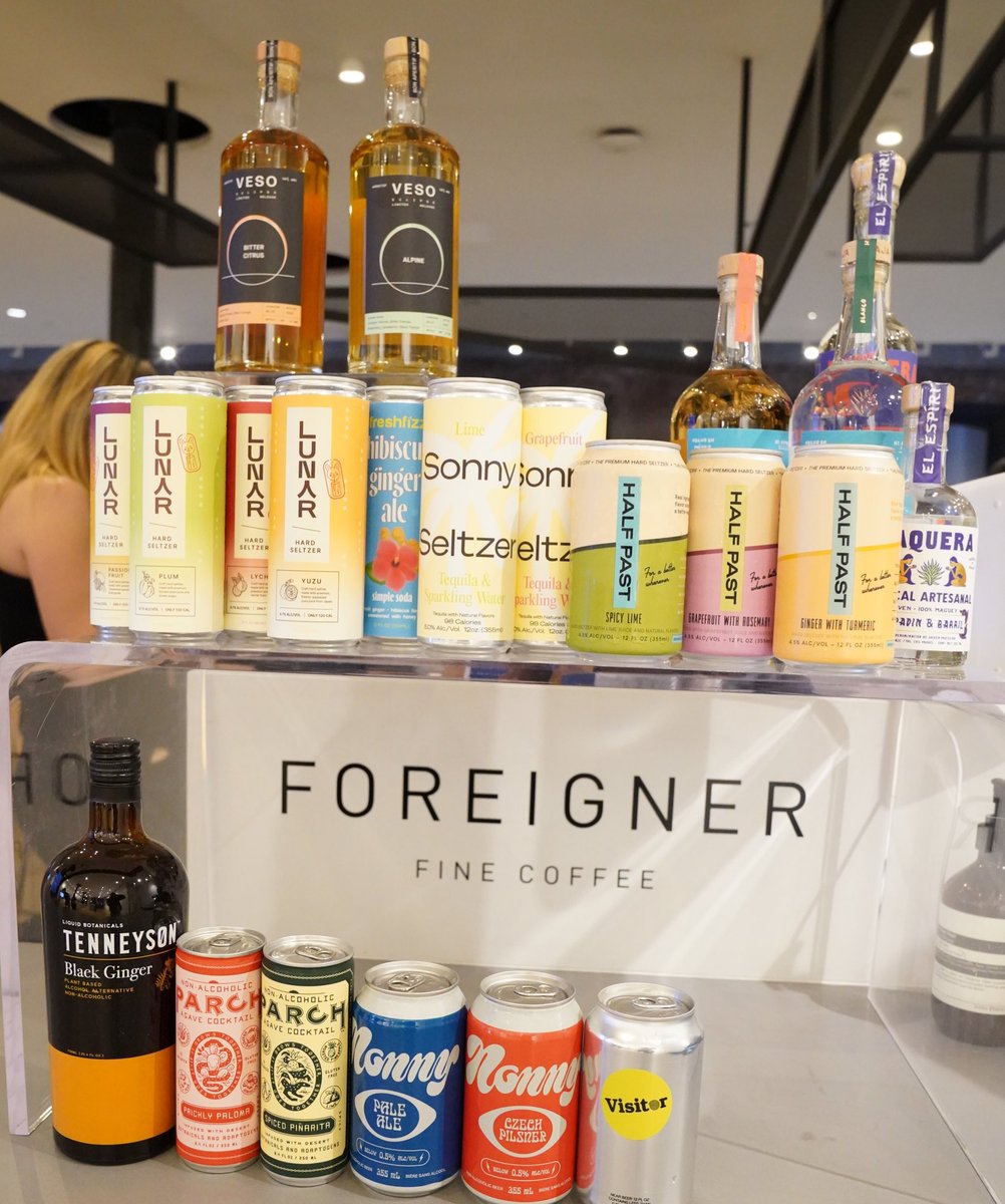 SNAX BAR —

loved that we had a selection of 
non alcoholic alongside drinks 

more bars should embrace emerging brands and have them available 🙏

best things to sip on 
<a href="/drinklunar_/">Lunar Hard Seltzer</a> <a href="/drinkveso/">Veso</a> <a href="/drinksonny/">drinksonny</a> <a href="/drinkhalfpast/">Half Past</a> <a href="/nonnybeer/">Nonny Beer</a> <a href="/DrinkParch/">DrinkParch.com</a> and more!