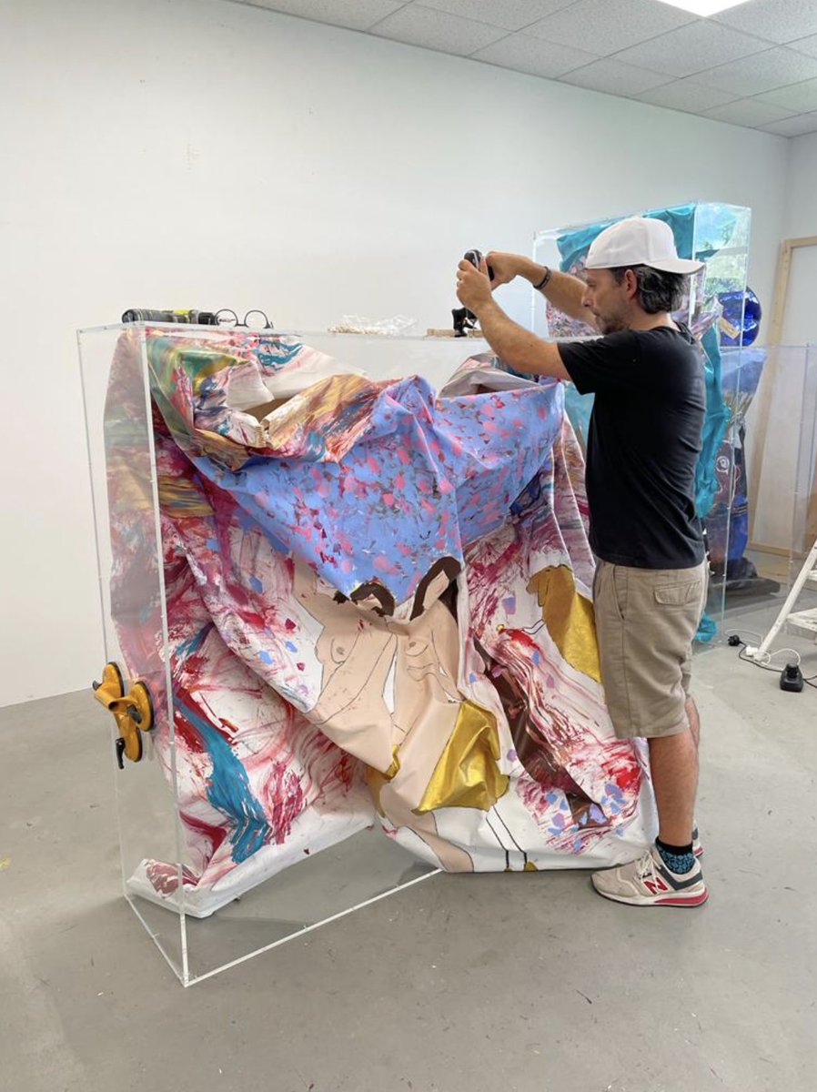 castellocoin's tweet photo. Today, let's take a look at Castello's unique artistic techniques. In order to capture the moment from which the work arises: at the end of the realization, Castello takes the work and compresses it to enclose it in a box.

#art #artists #artcollector #nft #nftarti̇st #web3 https://t.co/ZoBVGy9KNV