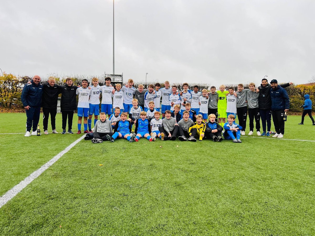 RoskildeBold's tweet photo. #U13 og #U15 vinder LIGA 2-rækker 🏆🥇Kæmpe tillykke til spillere og trænerteams på U13 og U15, som i weekenden vandt deres Liga 2 rækker🏆
#roskildeboldklub #eliteungdom #rb1906 #talentudviklingdervirker #alletidersroskilde https://t.co/bCke26VjcC