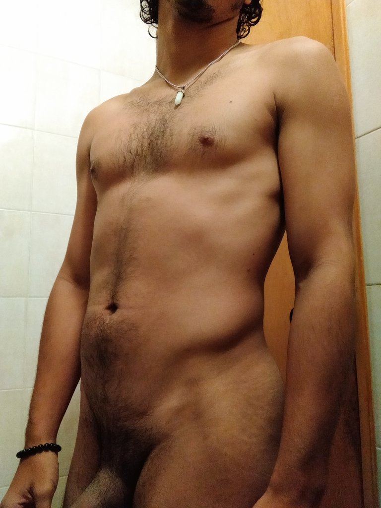 Bruno_Robs's tweet photo. Ven a bañarte conmigo 😘😘 llegue todo sudado del trabajo jajaja 😅😅
#gay #GAYMERS #naked #nakedselfie #hairy #hairymenaddict #HairyAmateur #hairymuscle #muscle #musclepecs #muscleboy #cruising #cruisingmedellin #photography #photo #modelphotography https://t.co/lS2BakI6w7