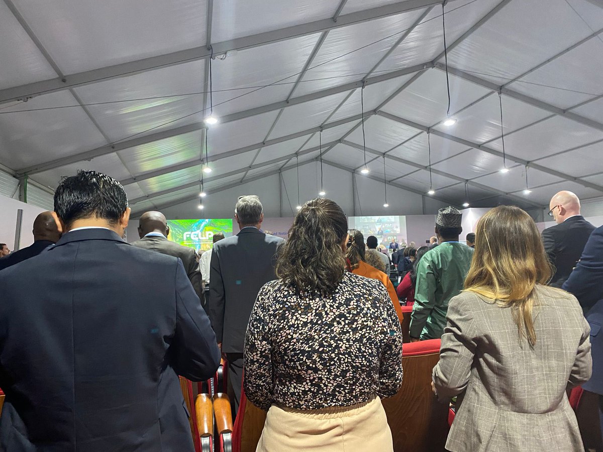 When speaking at #FCLP launch at #COP27 today, Norway’s PM <a href="/jonasgahrstore/">Jonas Gahr Støre</a> called for one minute of silence to commemorate those risking and losing their lives a personal sacrifice to protect forests, indigenous peoples, environmental defenders and journalists ❤️