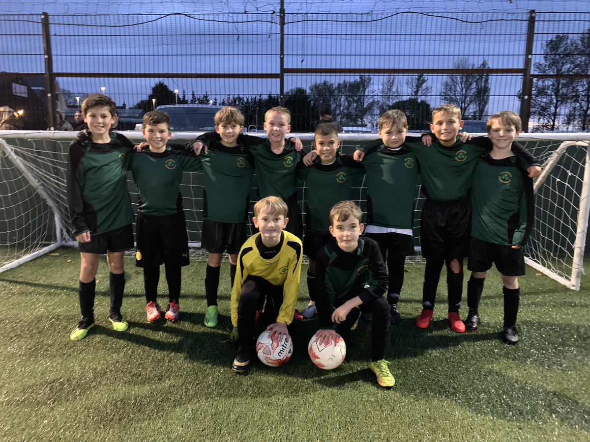 A great start to the Epping &amp; Ongar District football league with the team <a href="/IvyChimneys/">Ivy Chimneys Primary</a> winning both their fixtures. Thanks to Anthony <a href="/shooters5aside/">Shooters5aside</a> and for the support from our friends and family members.