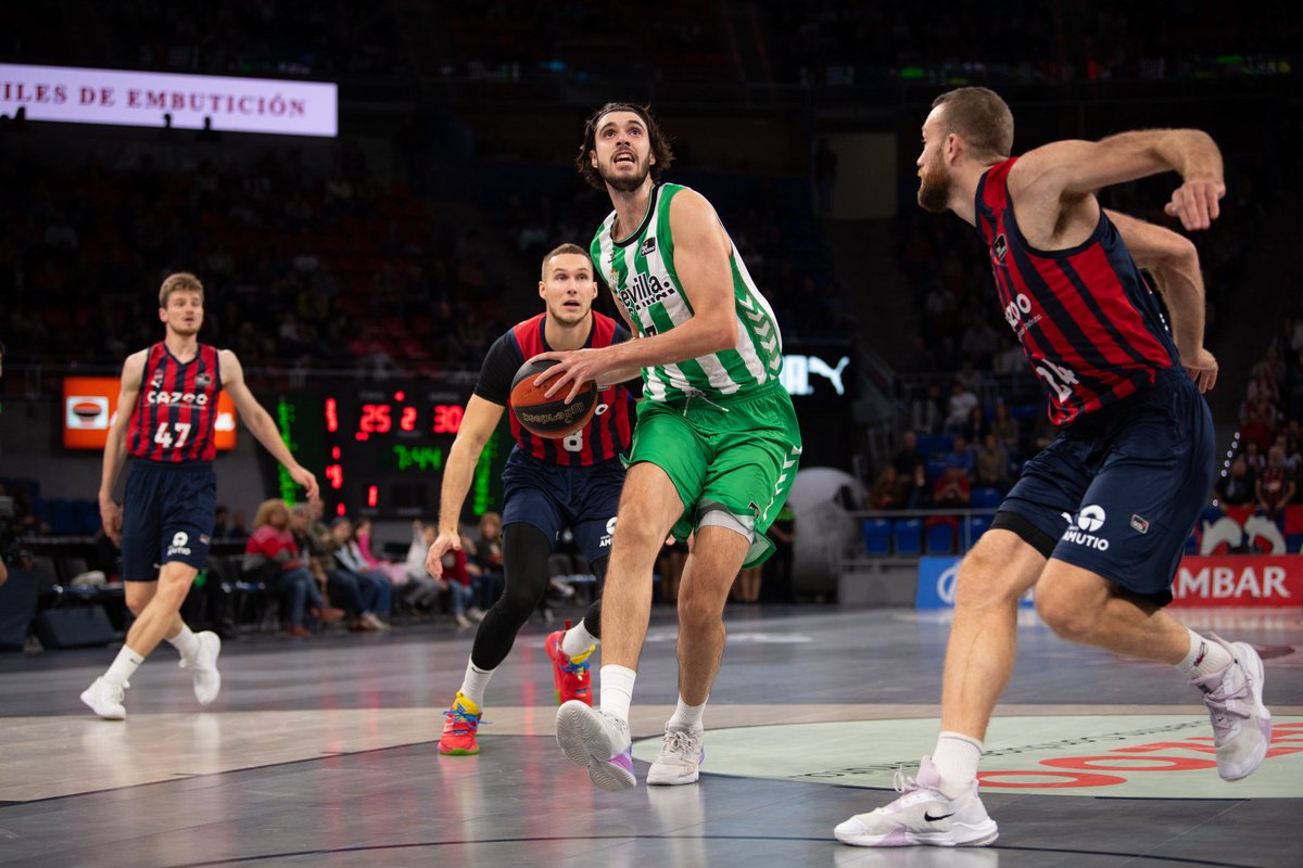 Un 𝐠𝐢𝐠𝐚𝐧𝐭𝐞 griego desatado 🔥

Estos fueron los números de <a href="/gtsal7/">Giorgos Tsalmpouris</a> ante <a href="/Baskonia/">Baskonia</a> 👇🏻

2⃣5⃣ minutos ⏲
2⃣4⃣ puntos 📊
4⃣ rebotes 🙌🏻
2⃣1⃣ de valoración 🏀

#LigaEndesa
