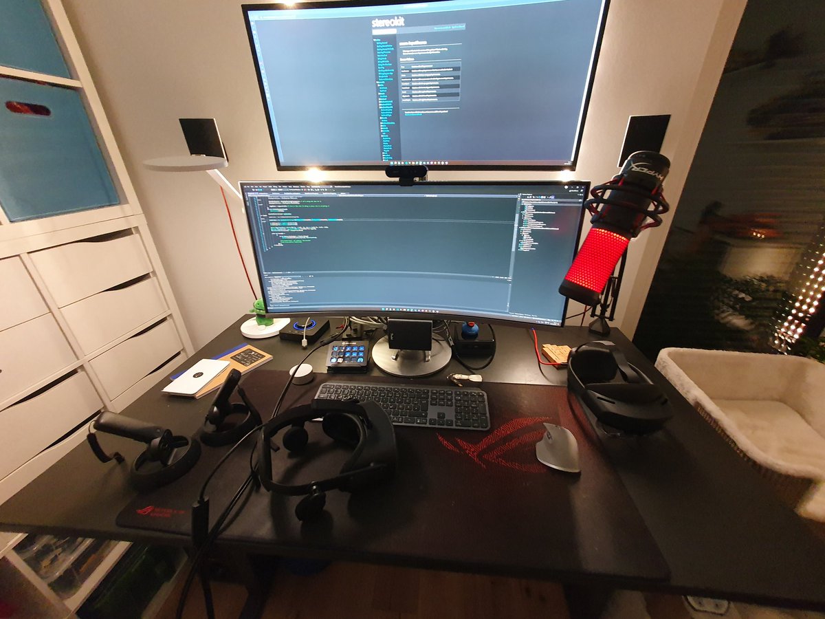 Guess what I built today? #techsummitnigeria #stereokit #debuggingonlive