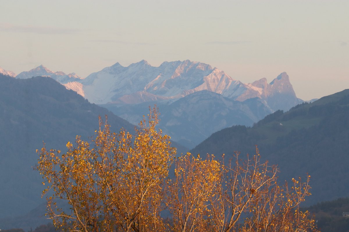 danivumalvier's tweet image. Bevor der Schnee wieder wegschmilzt... #Herbst #Spätherbst