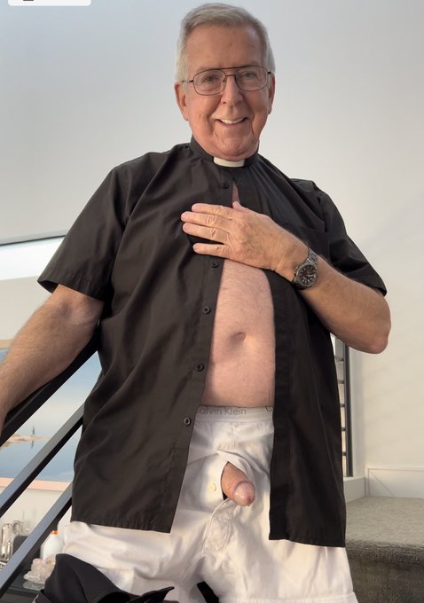 A proper fluffing session always helps&mdash;thanks to daddiesbyeze (video AND fluff available at onlyfans/jimkits) #gaydaddy<a href="/tag/fluff"class="tags"><span>#fluff</span></a><a href="/tag/hung"class="tags"><span>#hung</span></a><a href="/tag/dilf"class="tags"><span>#dilf</span></a><a href="/tag/boxers"class="tags"><span>#boxers</span></a><a href="/tag/silverfox"class="tags"><span>#silverfox</span></a><a href="/tag/maduro"class="tags"><span>#maduro</span></a>