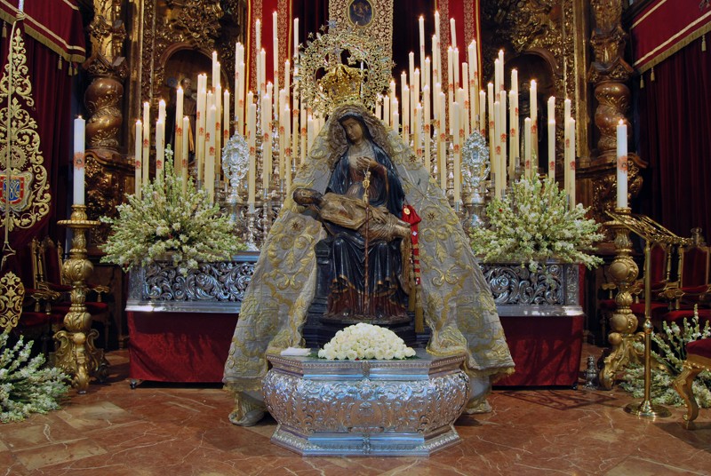 PlataformaMill1's tweet photo. Este Lunes comienza el #Triduo por el 75 #Aniversario de Coronación a la #Patrona de #Ceuta Sta. María de África. El #Triduo tendrá lugar del 7 al 9 #Noviembre. Y como acto principal la entrega del #EscudoDeOro al #Tercio "Duque de Alba" II de La Legión. https://t.co/Yf0SqSkU7O https://t.co/lEGdmCrOyA