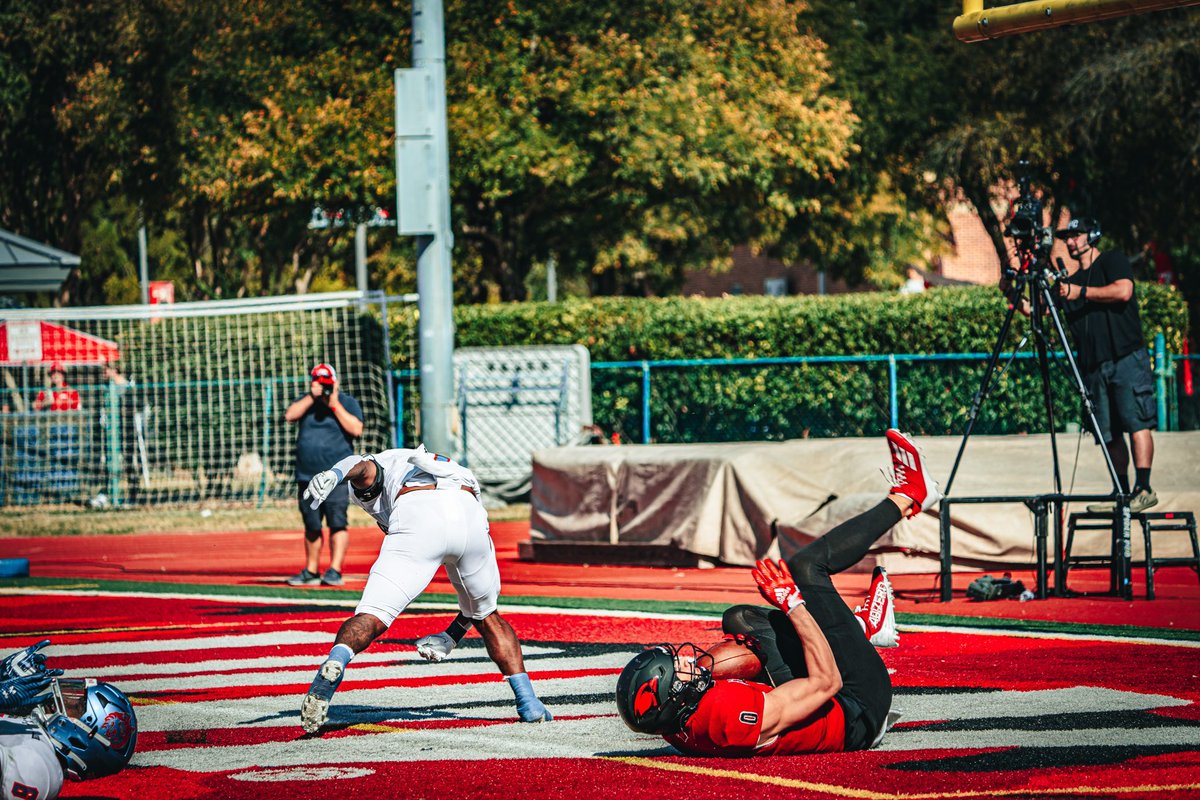 UIWFootball's tweet photo. 3️⃣ TDs later…

Cards are up 70-6 

#TheWord https://t.co/oaJNlTF4qb