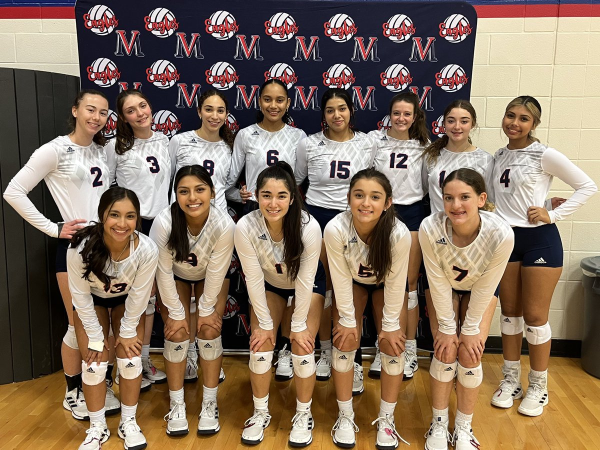 ccvetsvball's tweet photo. Our season ends with a tough loss. So proud of the fight the girls put up. This team knows how to be good teammates and played for each other all season long. Great group of athletes! Love these girls! #lockedin #welikethis🤞🏼 🦅🏐❤️💙 https://t.co/t7AiWFfbN3