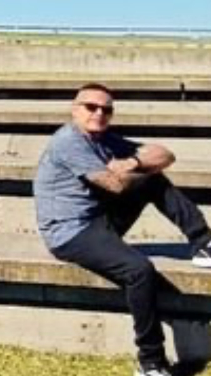 Kaiser1Carlos's tweet photo. @monsieurrv Súper blanco mi amigo indígena!! Suerte con el dólar Blue.!! https://t.co/CsKHQtu2O6