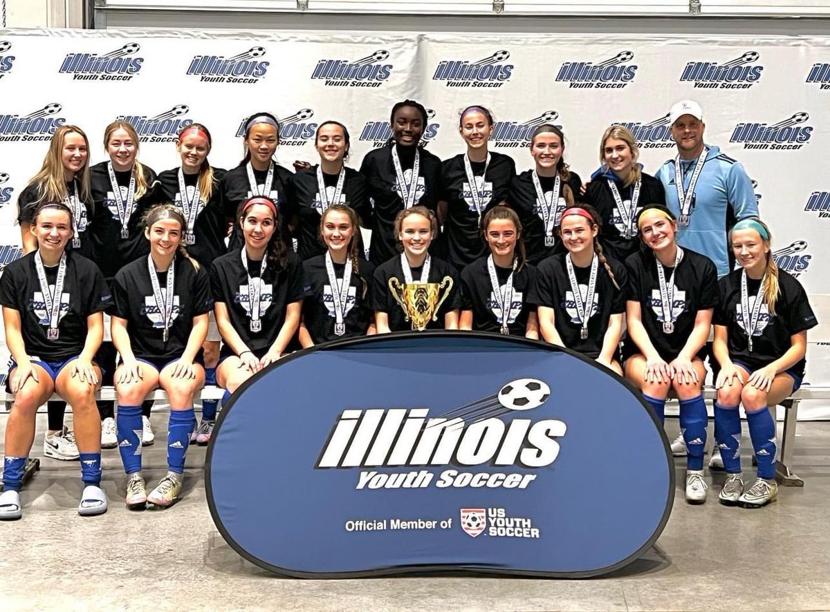 GalaxySCIL's tweet photo. Back to Back🏆🏆

Congratulations to the 2004 Girls E64 who are back to back Illinois State Cup CHAMPIONS!! 🤩💯🔥
#BlueNation #WeAreGalaxy #ilstatecup @ILYOUTHSOCCER @NationalLeague #napervillesoccer https://t.co/DjfPyiWA2X