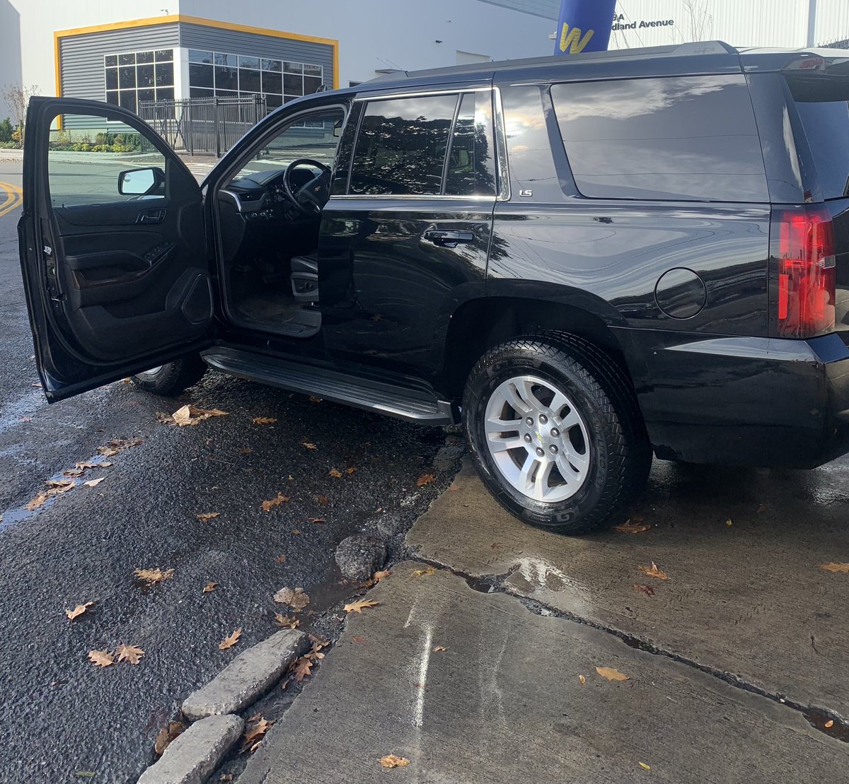 EliteSuvService's tweet photo. Travel in our SUVs to your next destination #travel #airport #Corporate #leisure #nyc https://t.co/hrjqZLiqZr