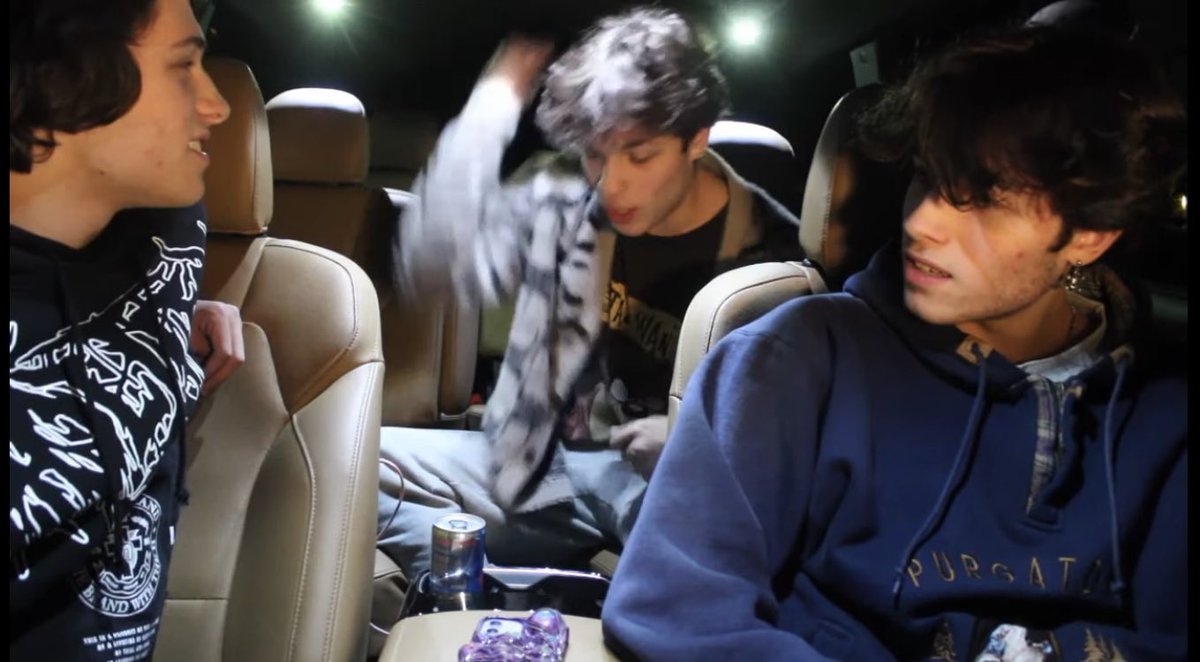 LiliRucoBro's tweet photo. I just related so much to Nick when he was talking about a magical staff there. Like just imagine having superpowers and being just a literal god doing as you please 🤩

Youtube video link : https://t.co/67UOX1vS9Q https://t.co/VneCwVTGGX