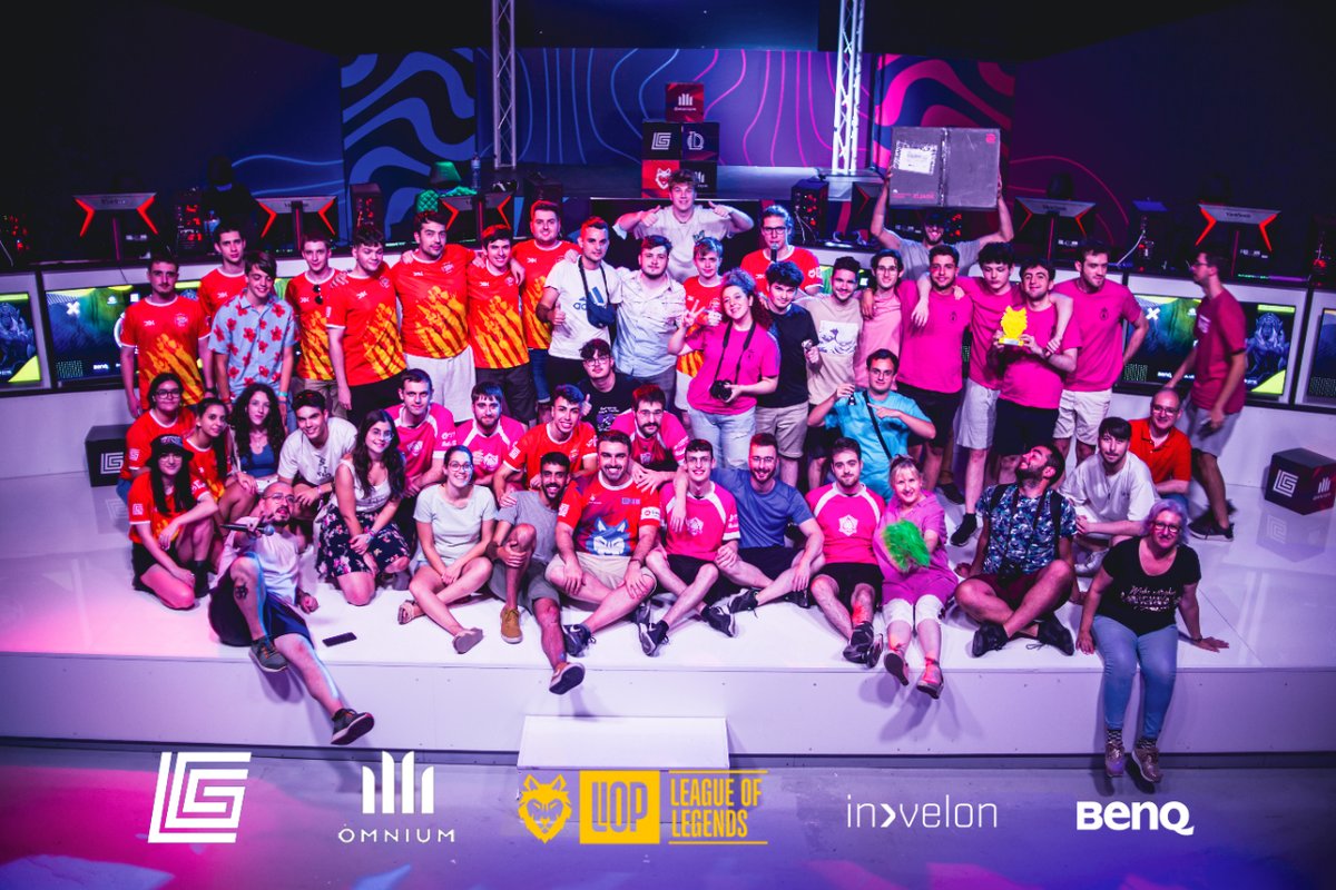 🐺 Gràcies al vostre suport al llarg de l'split i del @bigc_bcn aquesta fotografia es podrà repetir! 🐺

🔥 El cap de setmana del 26 i 27 de novembre tindem les Semifinals i Final de la Lliga LlOP Òmnium Cultural de #LeagueOfLegends 🔥

Voleu saber com assistir-hi?

👇👇👇👇👇👇