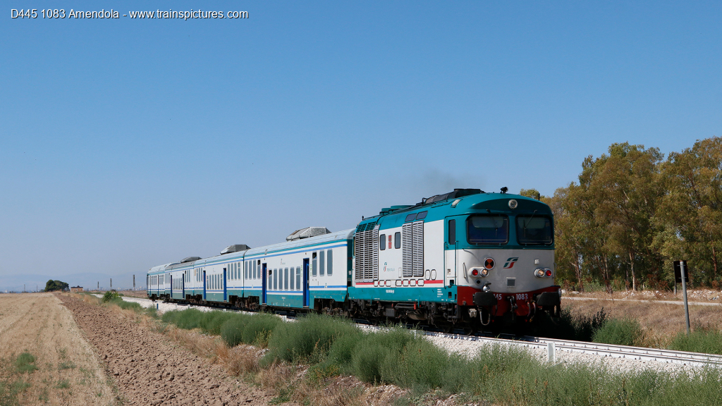 TrainspicturesC's tweet photo. Rubrica: Diesel Italiano

D445 1083 Amendola, 29/08/2020

Foto 1920x1080 FullHD e video del transito: https://t.co/htvF8l3sBz

 #fotografieferroviarie #treni #trainspictures #railpictures #ferrovia #d445 #italia #italy #puglia #apulia #foggia #manfredonia https://t.co/unCF3R5WVP