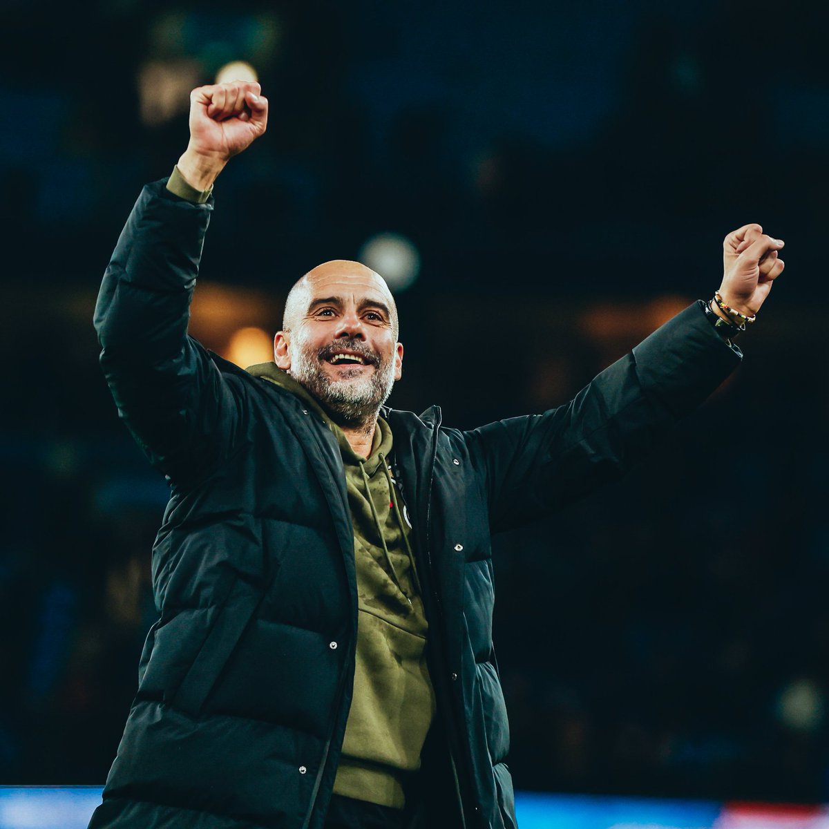 Plssss Sign the extension my baldy manager 👍