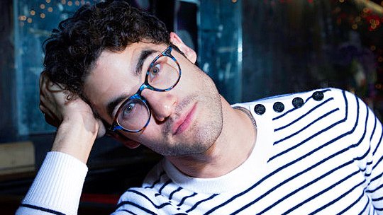 dcrissdaily's tweet photo. Because Darren DOES wear glasses well https://t.co/hIVjIayzNc