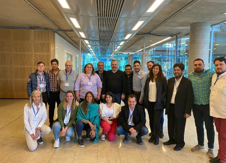 lauryseo's tweet photo. Las delegaciones de #ProSantaCruz y #ProChubut estuvimos reunidos con @edumacchiavelli. Esto fue gracias al programa de #BACiudadQueIntegra a cargo de @CRomeroOK y un gran equipo.
#JuntosLoLogramos #Vamos2023 https://t.co/IyPhvU9NBo