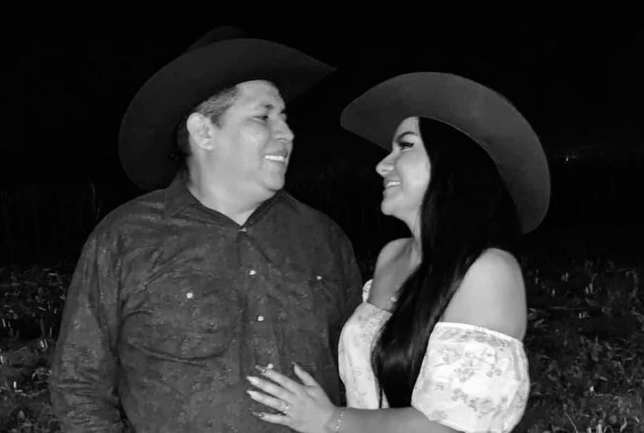 sergio_livera's tweet photo. 🎊🥳🎁 Feliz cumpleaños Perlita, eres y siempre serás el gran foco de mi vida. Hoy más que nunca, te deseo un día lleno de energía positiva, alegría sin fin y mucho amor…

¡Gracias por dejarme ser parte de tu vida!

Te amo ❤️ https://t.co/u5eN91Qz3M