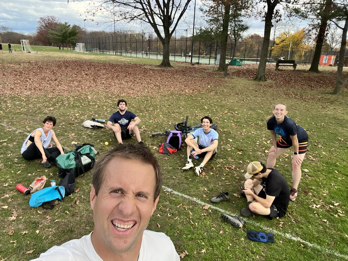 awesmepossm's tweet photo. Lots of reps of Dictating on D and windy throwing! #AwesomePOD https://t.co/EOjpd2q890