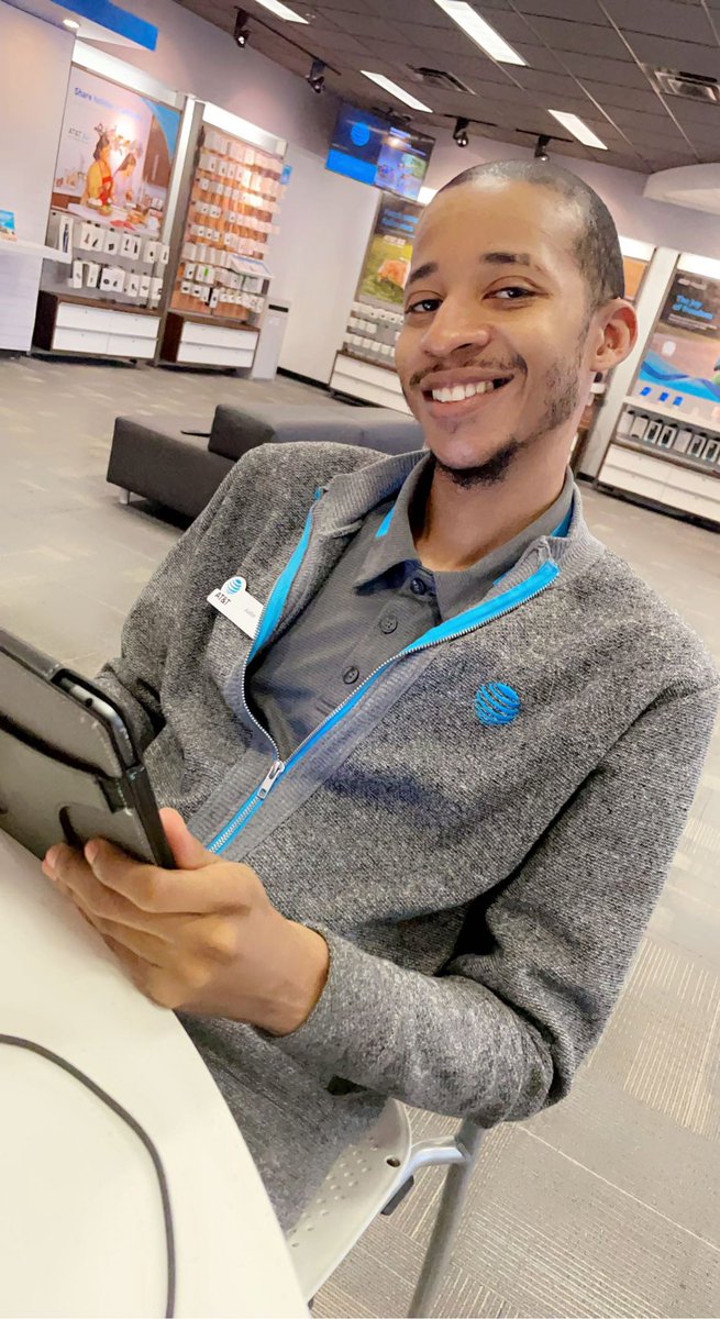 RosaTapia902's tweet image. Justin Ford joining in on the Fiber wave at the gas house with a Fiber 1000 😅⛽️🏡💨 providing another customer with amazing customer service and the best network out! #FIBAHH @TanyaOkonkwo @njsmith704 @JayleneM_ @DomDavis_