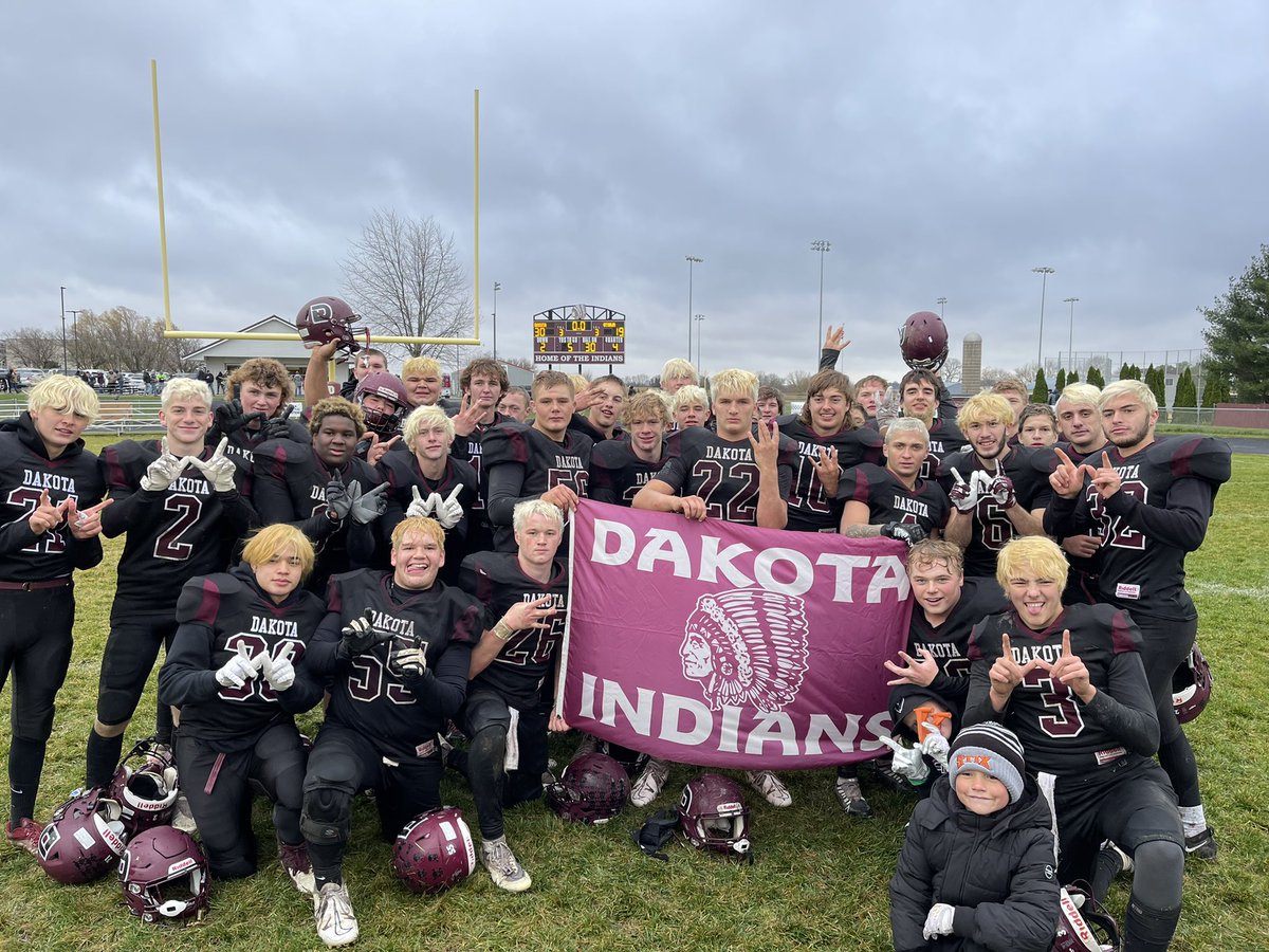 JasonGrey362's tweet photo. Round 3!!!  #GoIndians #KeeponRolling @DakotaFball815 @dakotastudents https://t.co/Ec6eGpKTx7