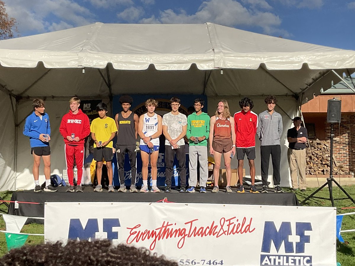 RVRHS_XC's tweet photo. Congrats to Ryan Smith who placed 9th in the Group 4 Race at Holmdel Today! His time of 16:25 is a new course record for RV and he is the first person to place at State Championships in 28 years for RV. His place also qualifies him for the Meet of Champions next Saturday! #RVXC https://t.co/gH0gSvLmAV
