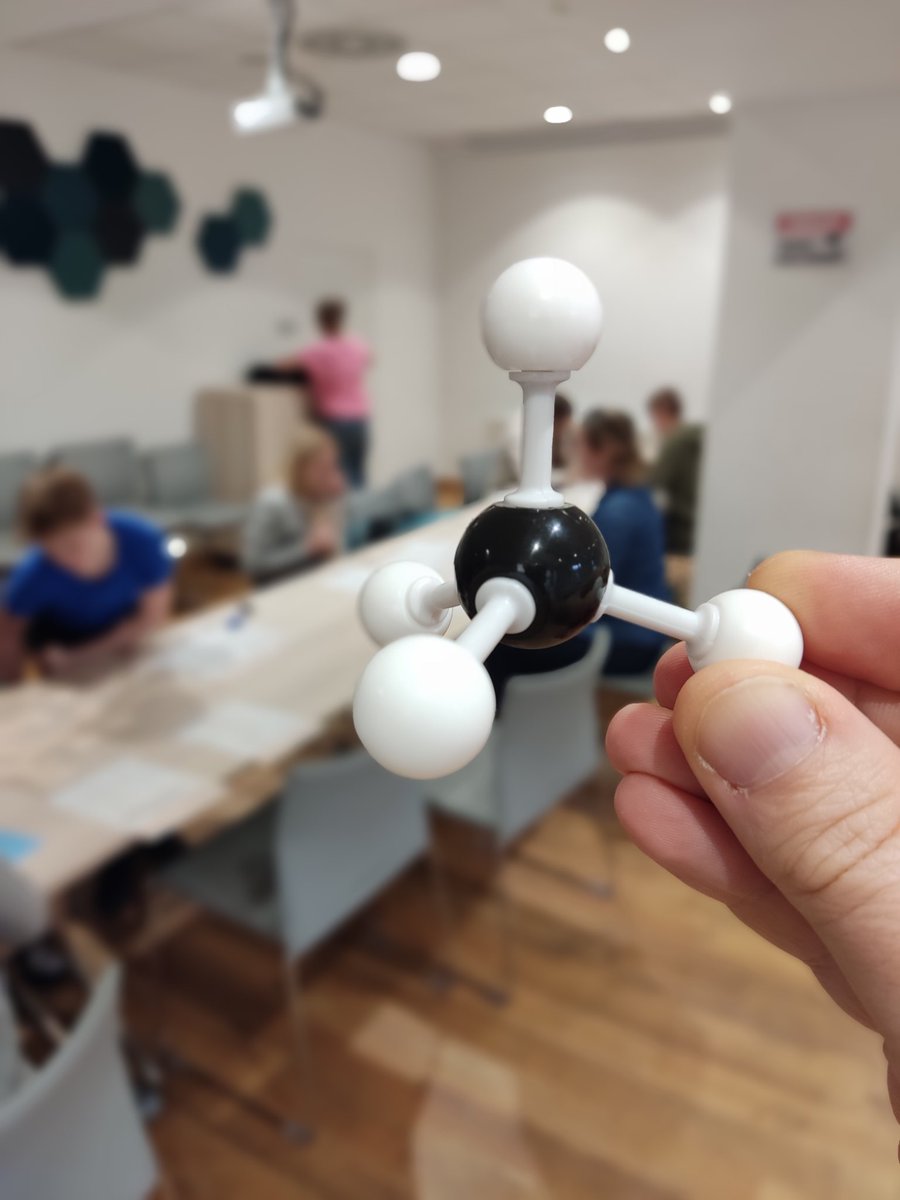 FundationCODEBY's tweet photo. Chemical molecules
#education #fun #NGO @Assoc_CODEBY @educariumPL @BydgoszczPL https://t.co/Kw9RGYtqeB