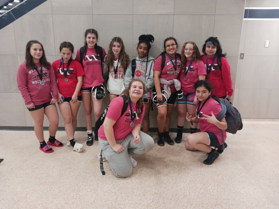princessrae1's tweet photo. Westmoore jaguar pride. #girlwrestlers #westmoorejags #cjstournament #izzy #2ndpl https://t.co/MuZBWy5jyU