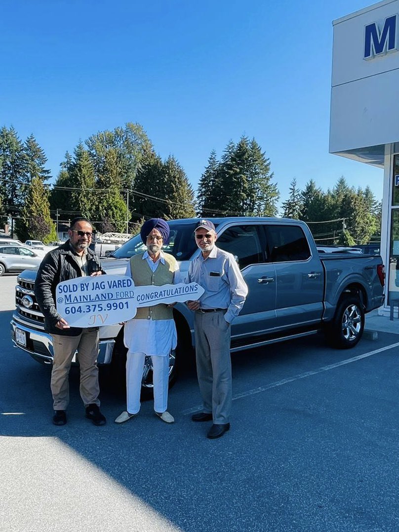 MainlandFord's tweet photo. 🎉 Congratulations to Jag’s customer, Harbinder, on his purchase of this 2022 Ford F-150 Lariat 4x4 SuperCrew in Carbonized Grey! This is his 6th purchase from Jag! 👏🏽

#happycustomer #customertestimonial #newtrucksales #fordf150 #f150lariat #surreybc #trotmanautogroup #punjabi https://t.co/fYpHYBmTrb