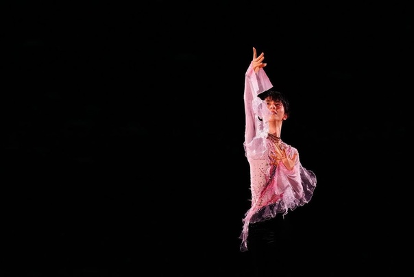 YouApacha's tweet photo. #YuzuruHanyu You are the concentration of meaning in the surrounding disorder. A meaning that is available to everyone who has a heart. One has only to watch you, and without words you understand that life is worth it. Thank you❤❤❤ https://t.co/3tbVictUP2