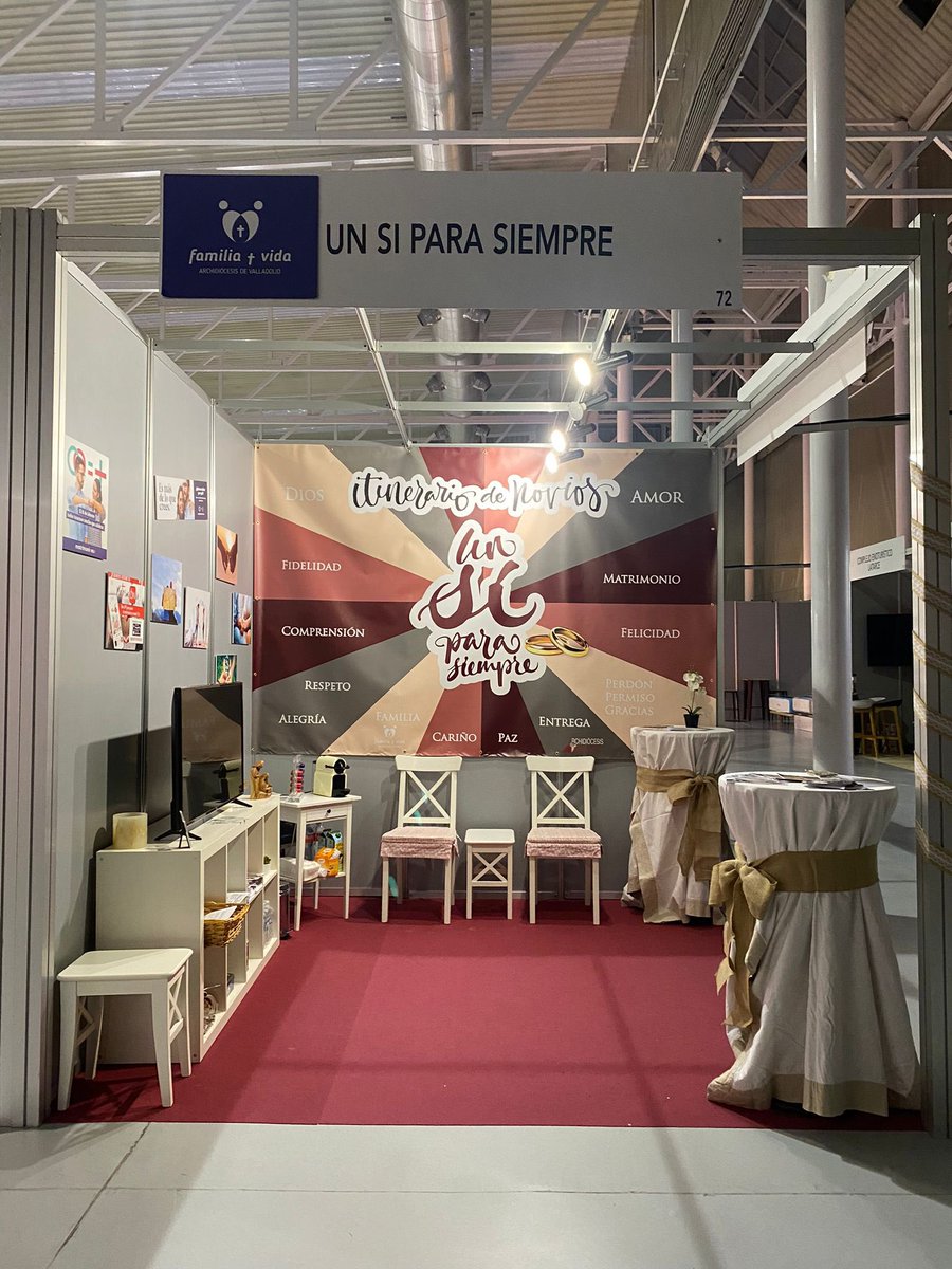 En la feria DeBoda se ofrecen todo tipo de recursos para un “día inolvidable”. También la Iglesia de Valladolid ofrece con el Sacramento del matrimonio Gracia y compañía para un sí  para toda la vida. En el diálogo con los novios aparece que este SÍ es lo que el corazón desea.