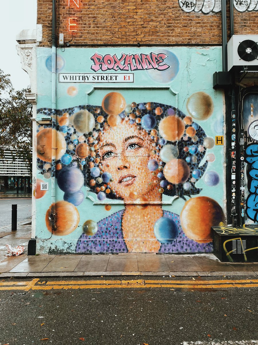 uwa2000's tweet photo. finally back in london. i‘ve been here so many times, yet there are many neighbourhoods that are new to me - like brick lane. i fell in love with this area #bricklane #london https://t.co/iwHM715eFO