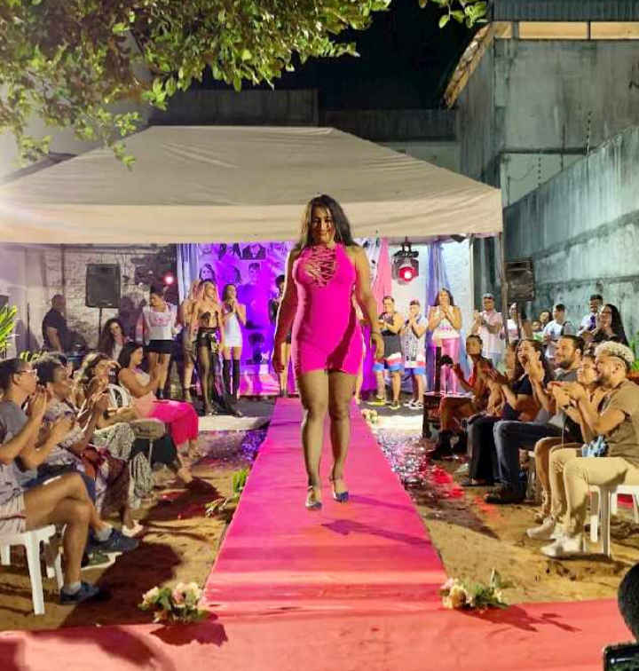 RebeckaGliter's tweet photo. Ontem organizamos o primeiro desfile de moda inclusiva com pessoas Trans e não binárias no Centro de Cidadania LGBT de Natal/RN #Moda #Modainclusiva #ModaLGBT #ModaTrans https://t.co/H6AyWUdKUl