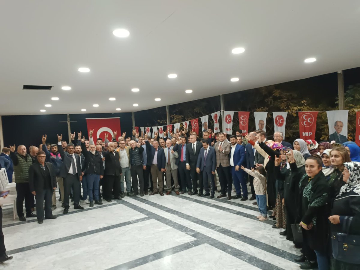 MYK üyemiz Sn. Fevzi ZIRHLIOĞLU, MDK Uyemiz Sn. Muhammet TEKİN, İl Başkan Vekilimiz Sn. Süleyman TEFEKKÜR, Teşkilatlardan Sorumlu İl Başkan yardımcımız Sn. Cemal ERSOY Beyefendilerin katılımlarıyla divan toplantımızı gerçekleştirdik.Hayırlara vesile olsun.<a href="/MHPBursail/">MHP Bursa</a> <a href="/mckalkanci/">M.Cihangir KALKANCI</a>