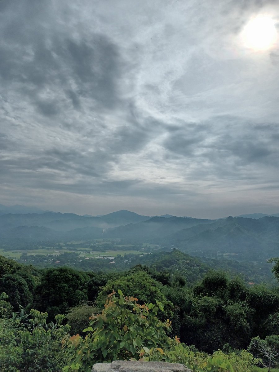 pepperd_14's tweet photo. @Chris_ik_photos Greater Manila Area, Philippines. I take my bike everywhere.  Over the hills, mountain pass, river valleys. Next goal: by the beach. https://t.co/T2MtKvgnKO