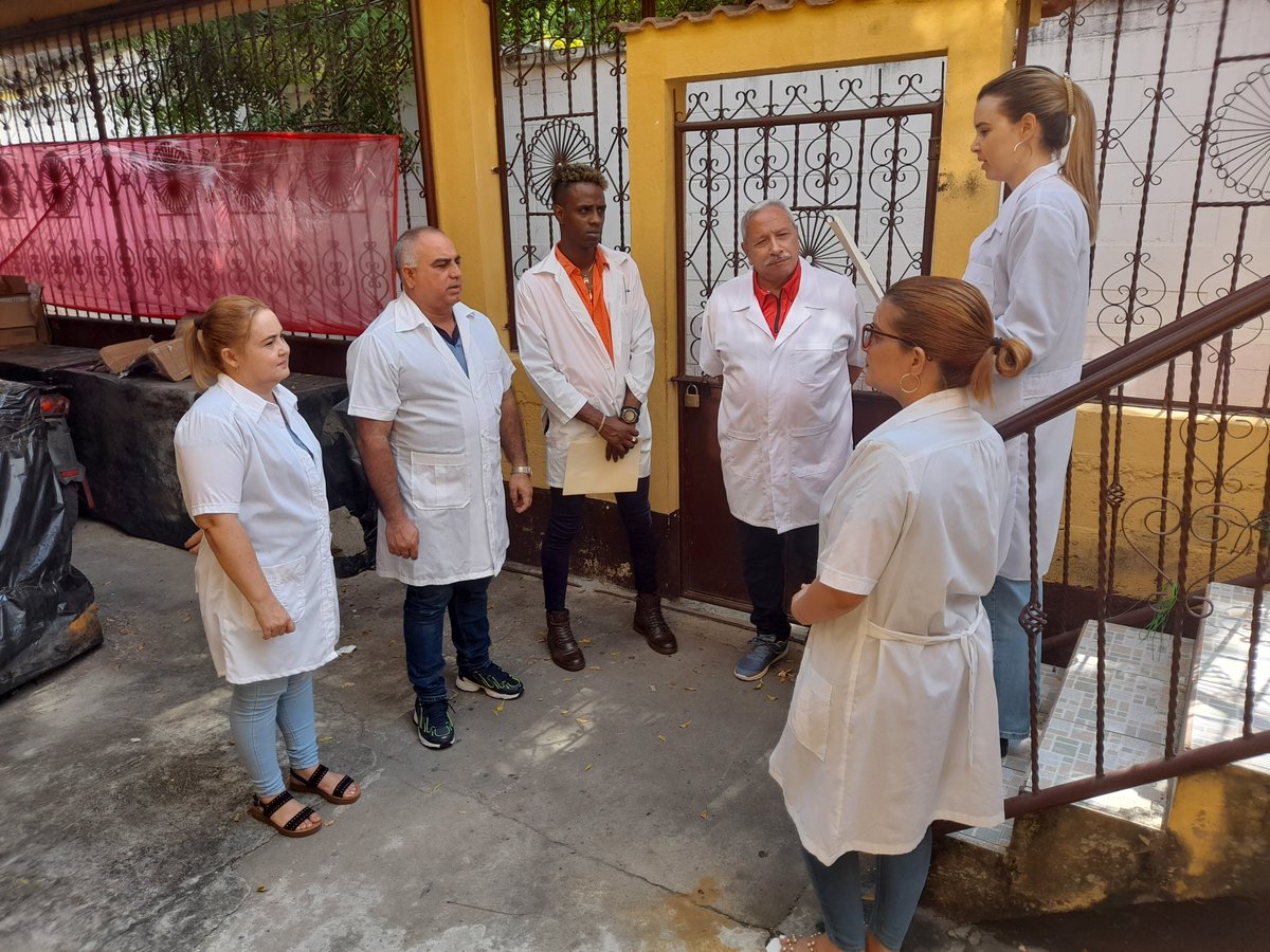 zacapa_bmc's tweet photo. Se realiza matutino por el 24 aniversario de la creación de la Brigada Médica Cubana en Guatemala, felicidades colegas por continuar con esta noble tarea.
#24añosBMCGuatemala 
@MarihetaR 
@CubacooperaGt https://t.co/f4YIis5Inl